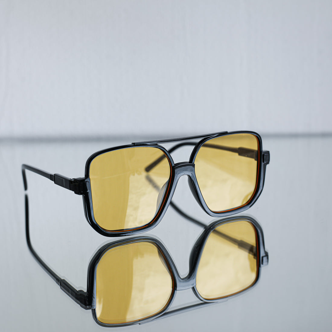 Saulesbrilles Ēna X