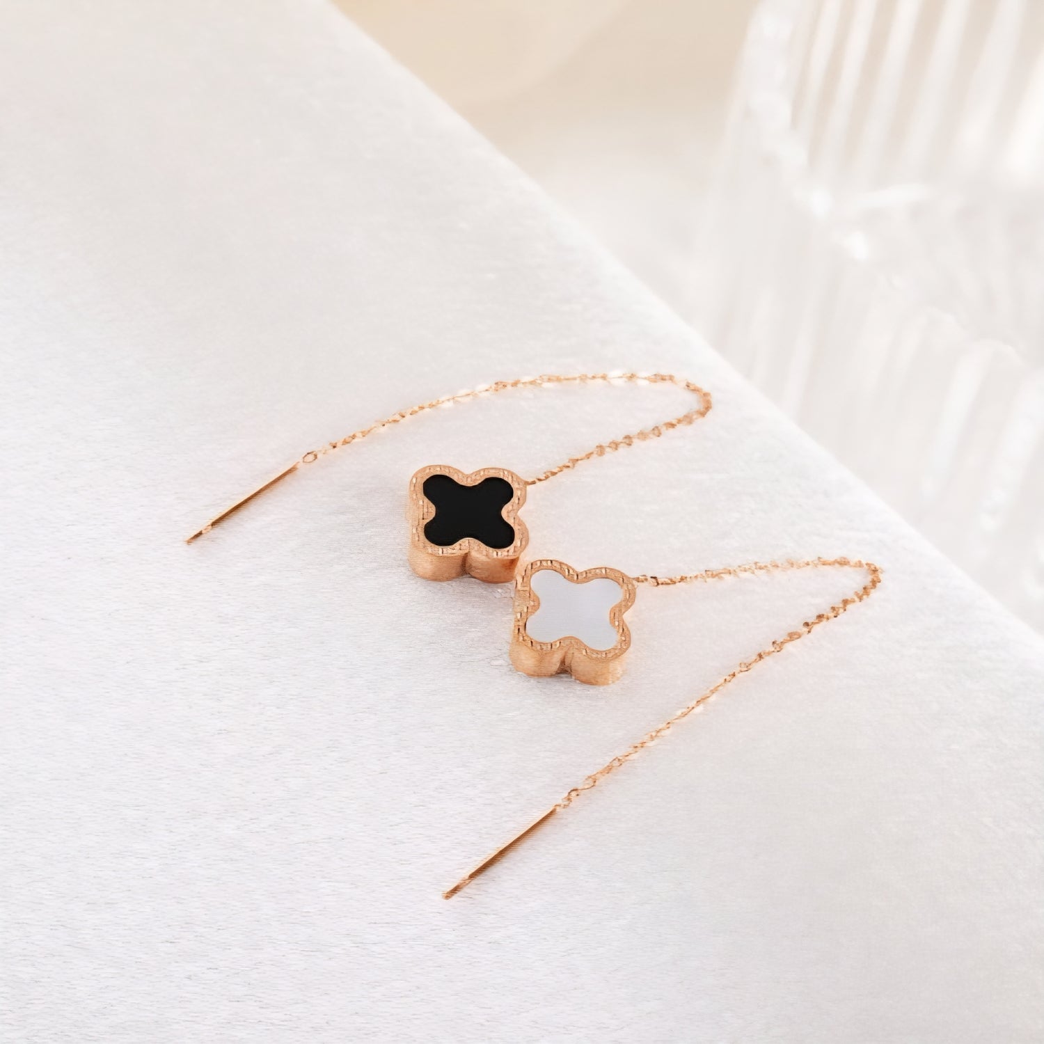 Auskari "Nokarenā četrlapiņa clover"