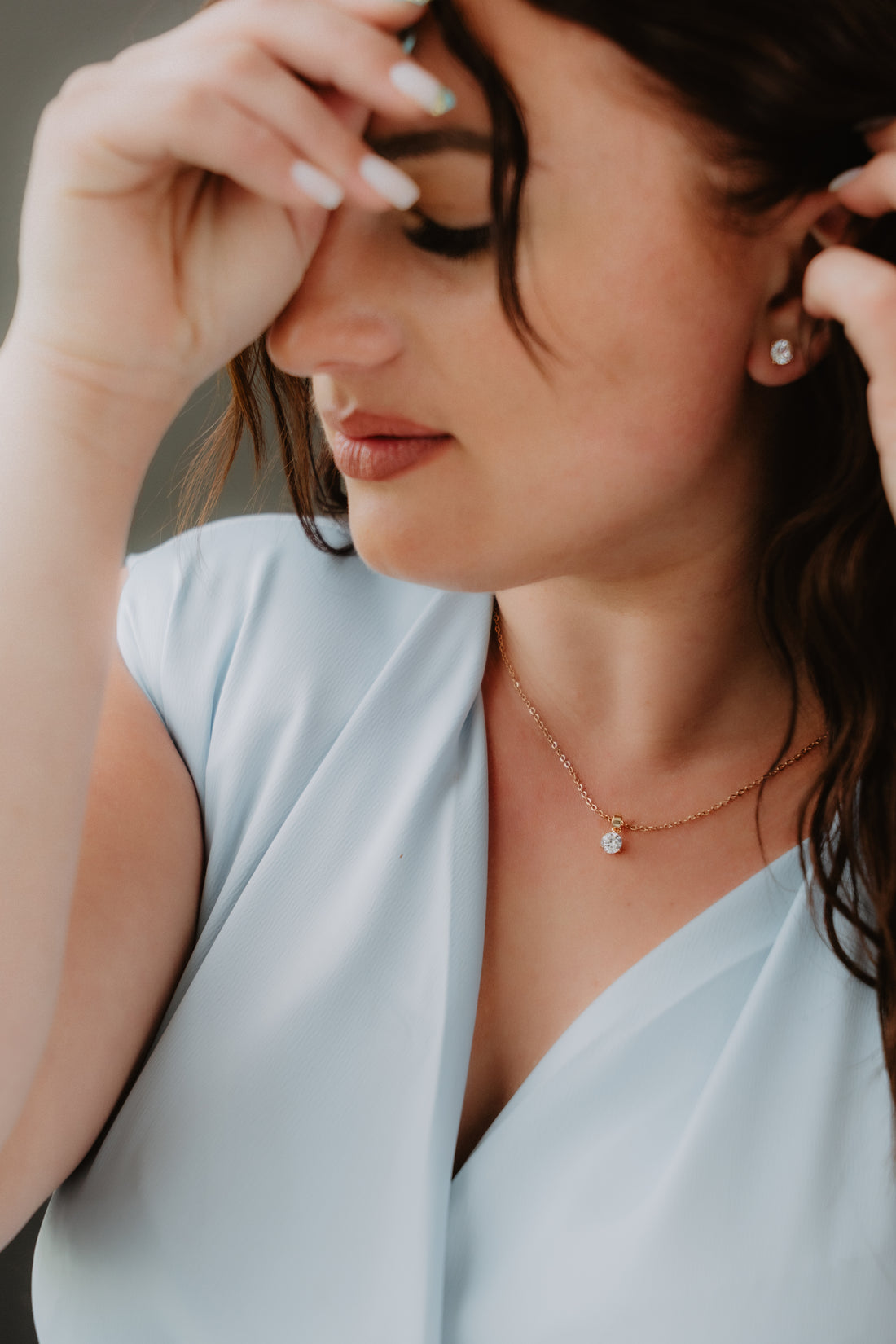 Apzeltīti auskari, neizraisa alerģiju, kvalitatīvi, neapsūbē, mitrumizturīgi. Drošs pirkums, ātra piegāde, plašs sortiments, vienkāršota atgriešana. Klasiski auskari, auskari ikdienai, auskari kāzām, bērniem. Riņķīši, zelta auskari, medicīniskais zelts. Rotaslietas sievietei, moderni auskari, gaumīgi auskari, dāvana.