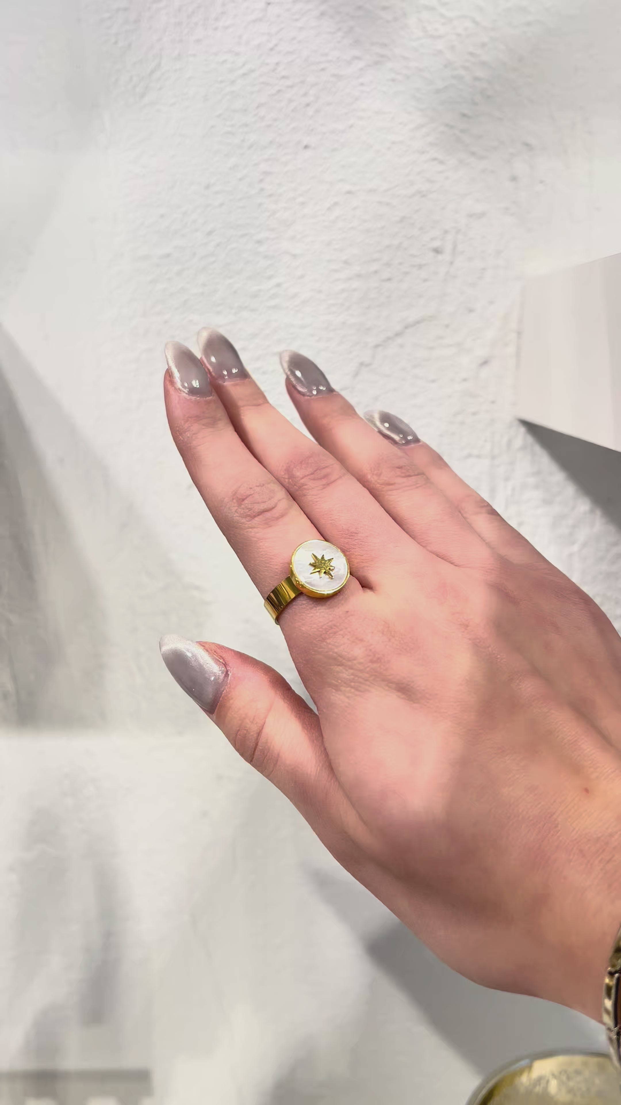 Gredzens "Apaļais perlamutrs un zvaigzne"