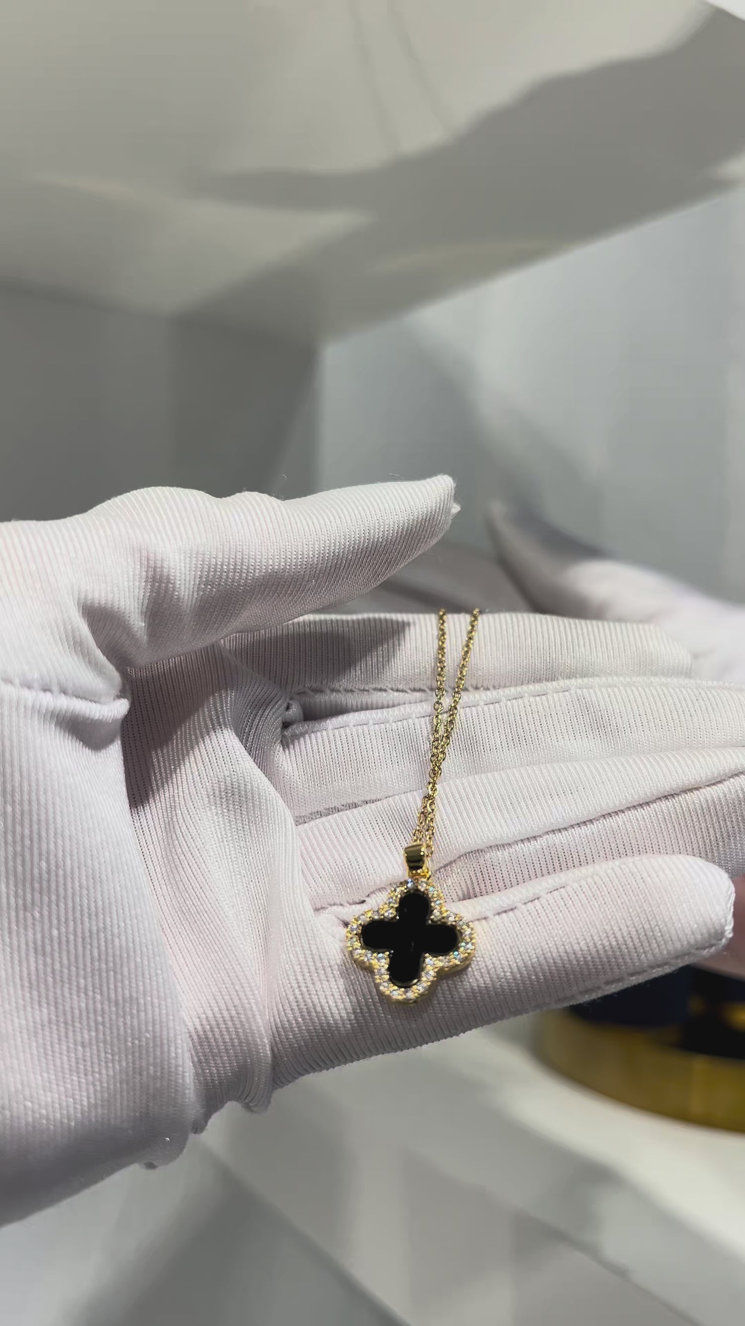 Rotu komplekts "Black clover crystal" /arī atsevišķi