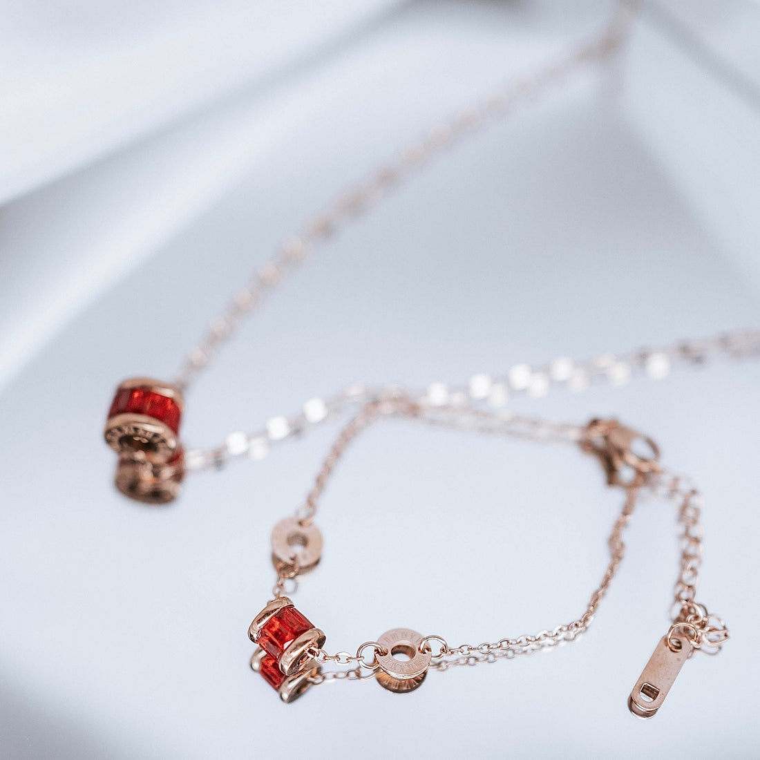 Kaklarota un rokassprādze &quot;Red swirl&quot;