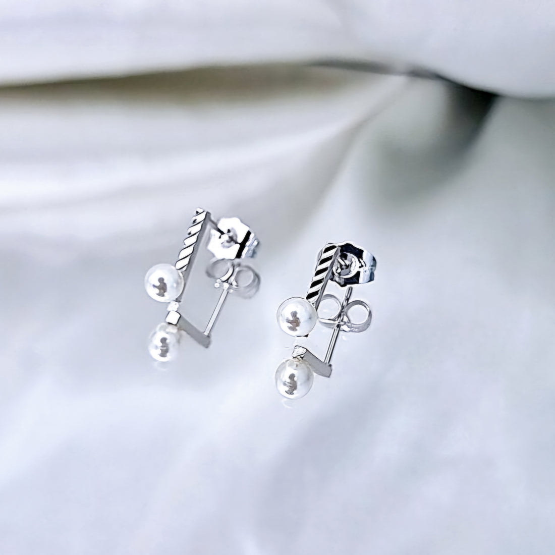 Earrings &quot;Straight pearl&quot;