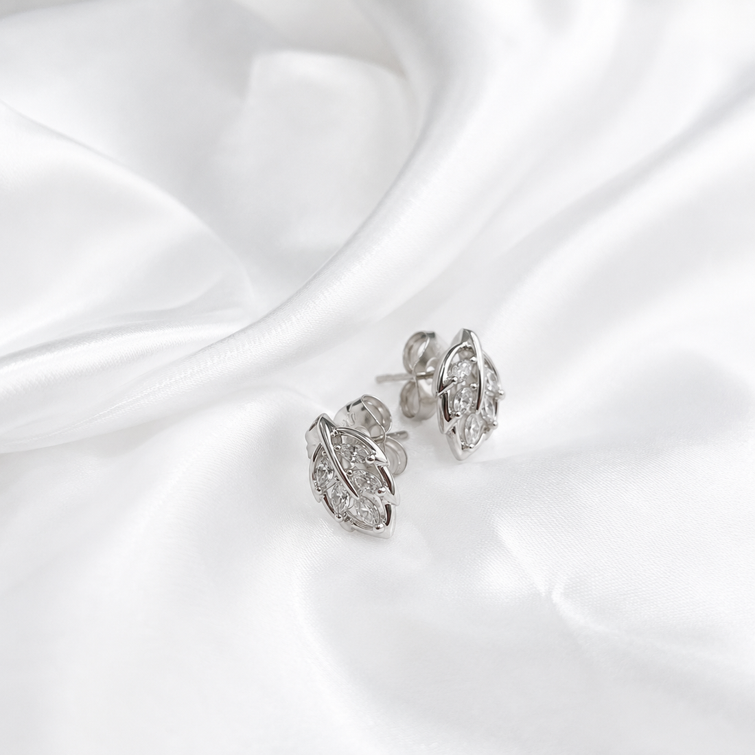Auskari "Crystal Leaf Studs"